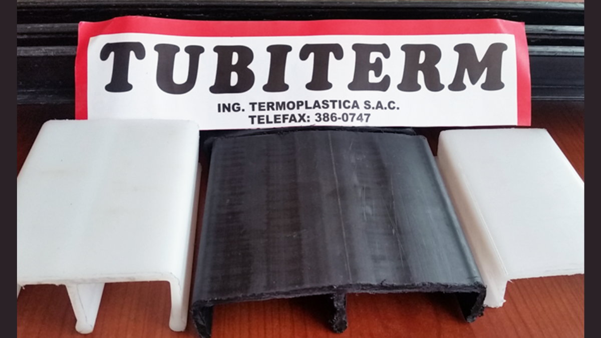 Ingeniería Termoplástica: tuberías fabricadas con madera y plástico reciclado
